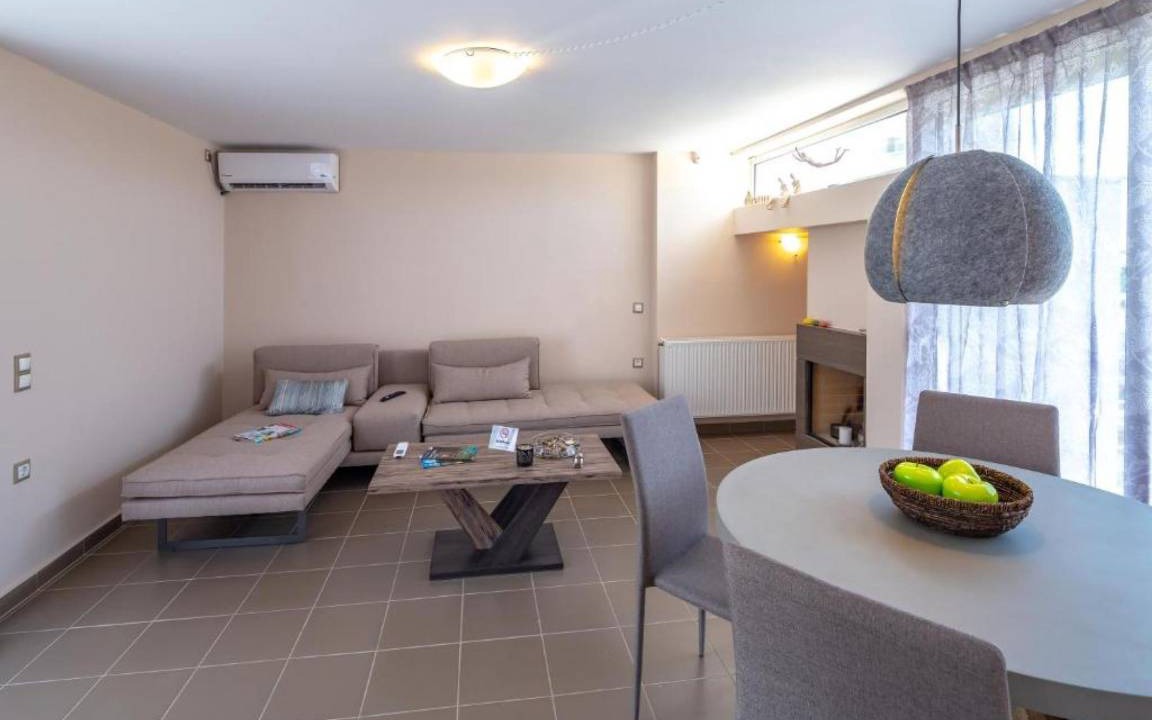 Agios Dimitrios Apartment | 100 m² Apartment ∙ 3 bedrooms ∙ 7 guests