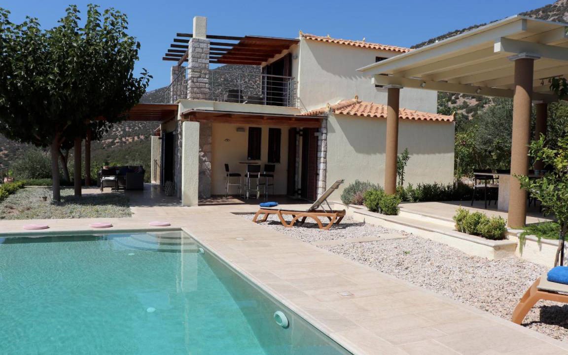Kilada House | 100 m² House ∙ 3 bedrooms ∙ 8 guests