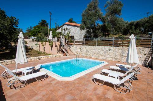 Monopari House | 102 m² House ∙ 3 bedrooms ∙ 8 guests