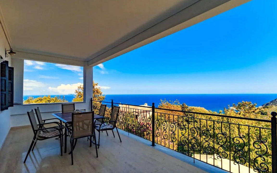 Agios Dimitrios Apartment | 104 m² Apartment ∙ 3 bedrooms ∙ 7 guests