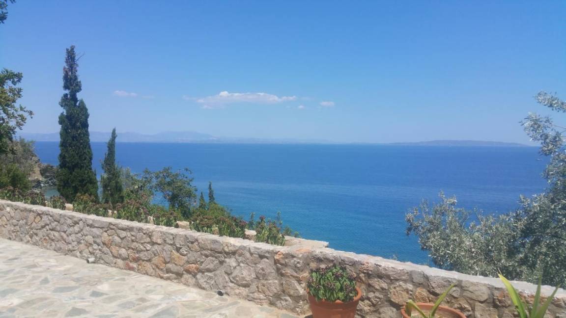 Livadi House | 105 m² House ∙ 2 bedrooms ∙ 6 guests