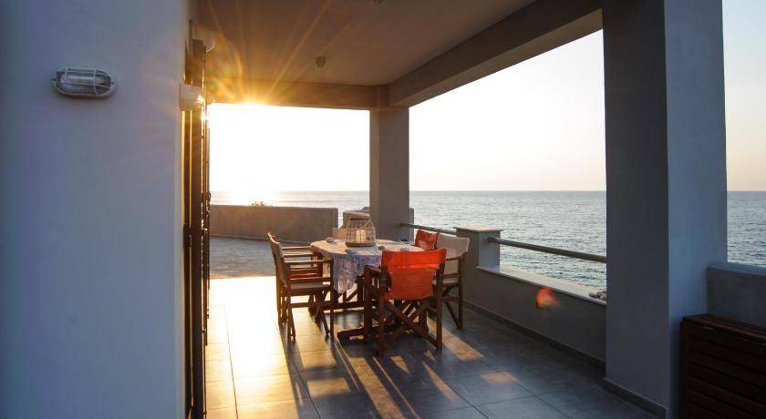 Samos House | 112 m² House ∙ 3 bedrooms ∙ 7 guests