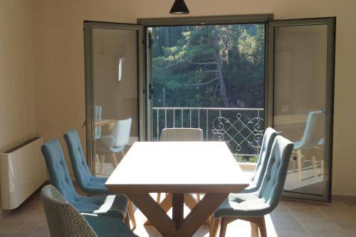 Drimonas House | 120 m² House ∙ 3 bedrooms ∙ 6 guests