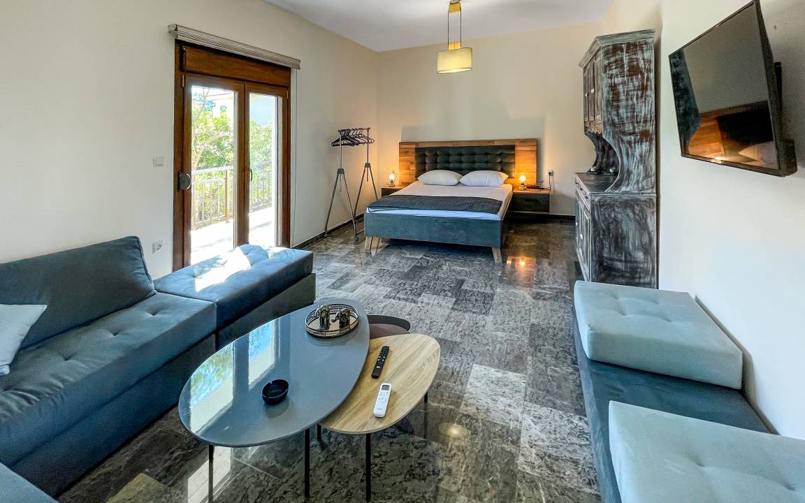 Elia Nikitis Apartment | 130 m² Apartment ∙ 4 bedrooms ∙ 10 guests