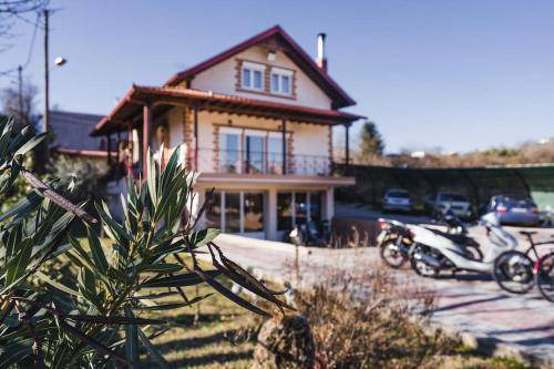 Edessa Villa | 130 m² Villa ∙ 3 bedrooms ∙ 8 guests