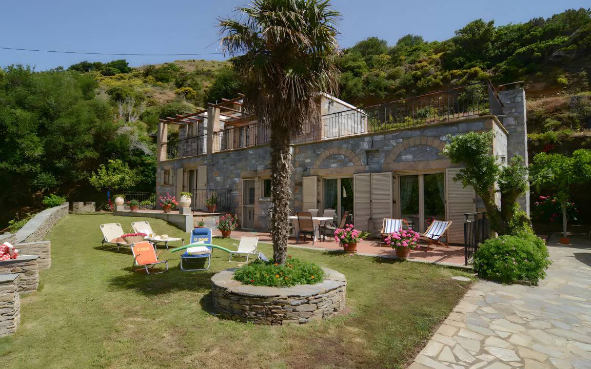 Andros House | 140 m² House ∙ 3 bedrooms ∙ 6 guests