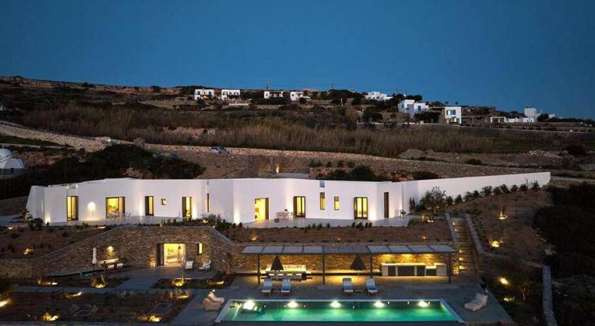 Krotiri Resort | 140 m² Resort ∙ 3 bedrooms ∙ 6 guests