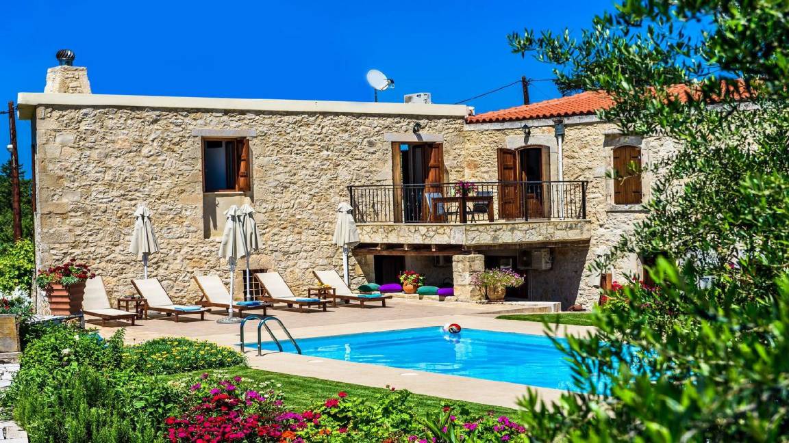 Margarites House | 156 m² House ∙ 6 bedrooms ∙ 12 guests