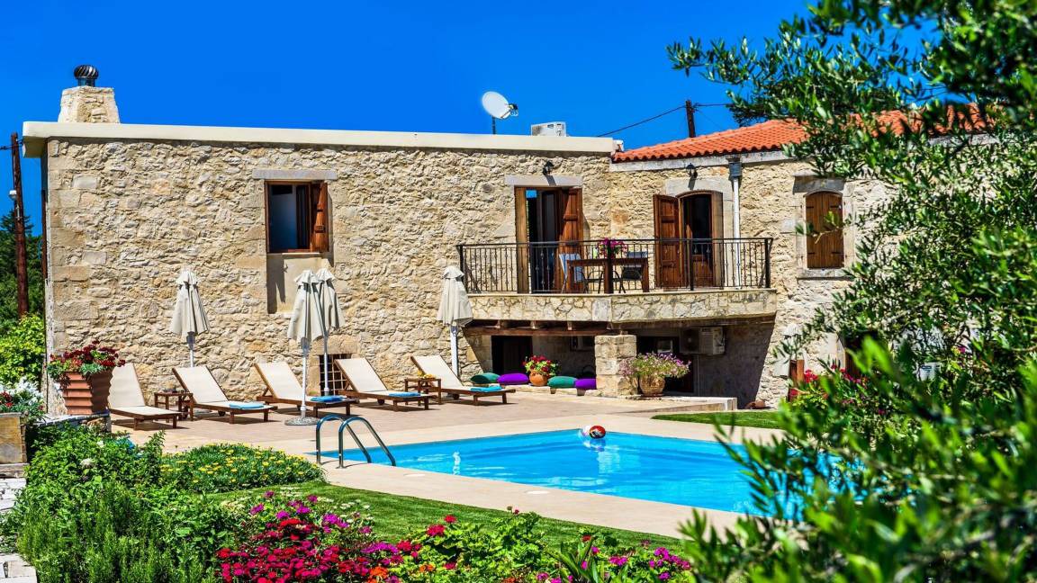 Margarites Villa | 156 m² Villa ∙ 6 bedrooms ∙ 12 guests