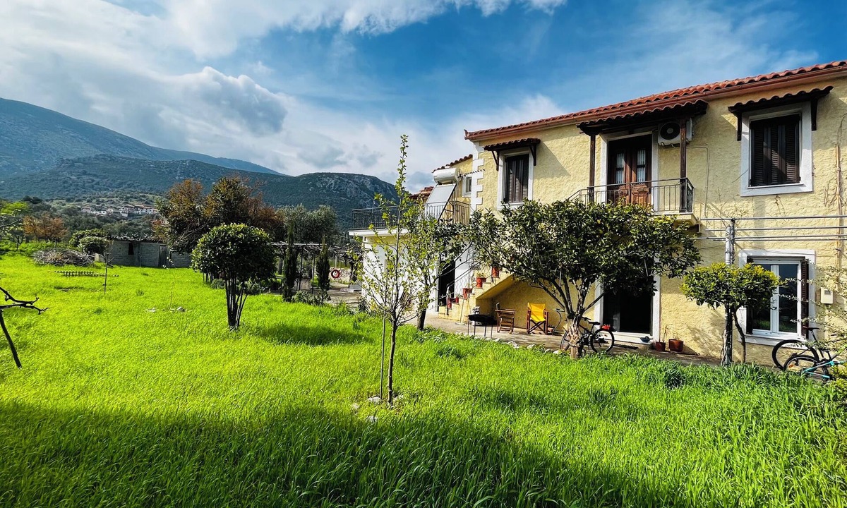 Sipiada Cottage | 1927 Country House