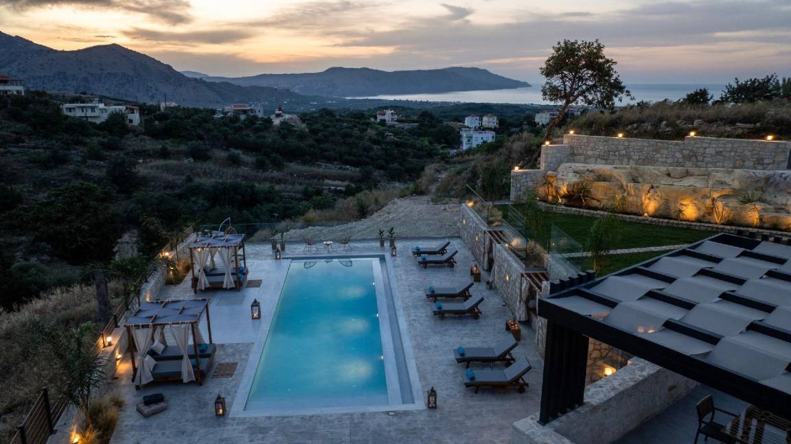 Kournas House | 198 m² House ∙ 5 bedrooms ∙ 12 guests