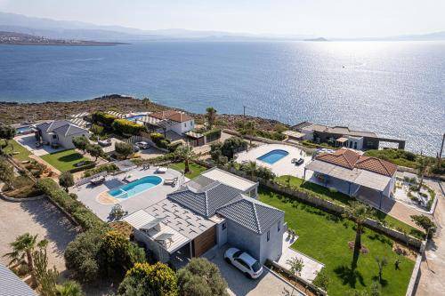 Stavros Villa | 200 m² Villa ∙ 4 bedrooms ∙ 12 guests