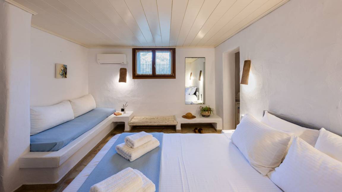Krotiri Villa | 200 m² Villa ∙ 4 bedrooms ∙ 10 guests