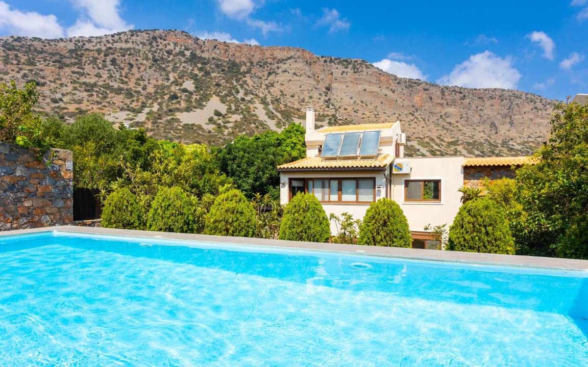 Plaka Villa | 200 m² Villa ∙ 3 bedrooms ∙ 8 guests