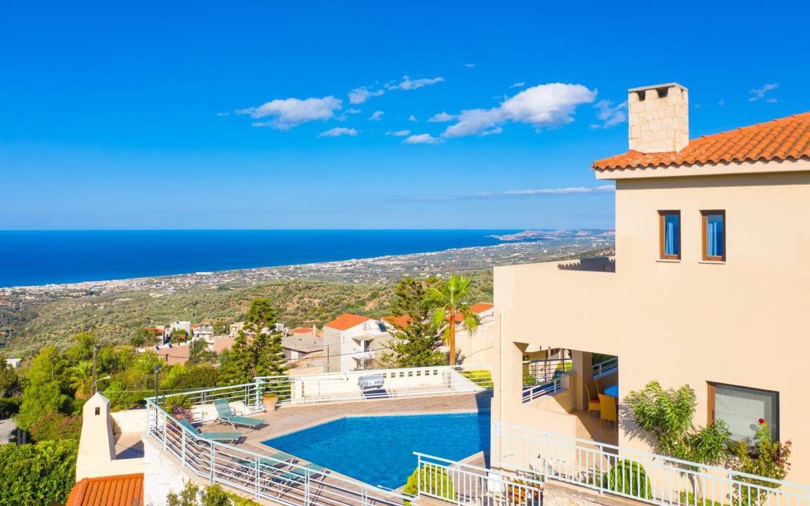 Roussospiti Villa | 220 m² Villa ∙ 3 bedrooms ∙ 6 guests