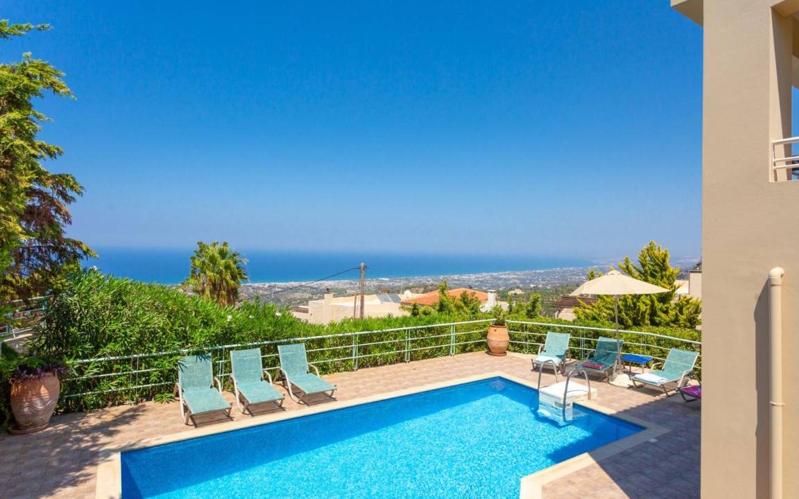 Roussospiti Villa | 220 m² Villa ∙ 4 bedrooms ∙ 9 guests
