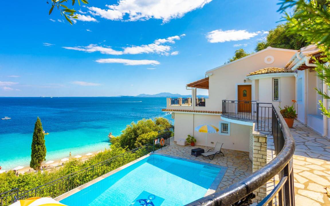 Katavolos Villa | 225 m² Villa ∙ 3 bedrooms ∙ 7 guests