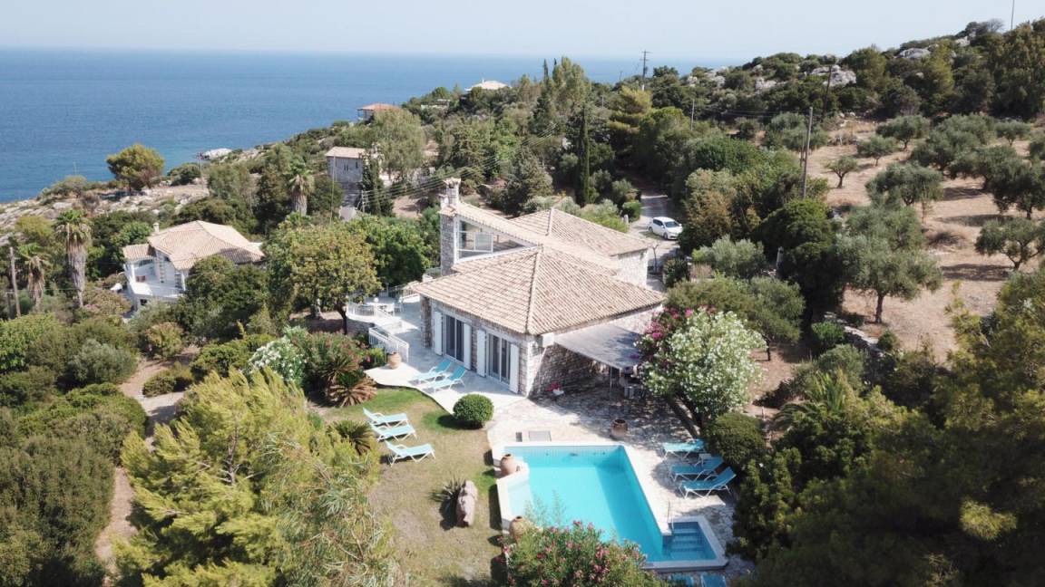 Pylos-Nestoras House | 250 m² House ∙ 5 bedrooms ∙ 8 guests
