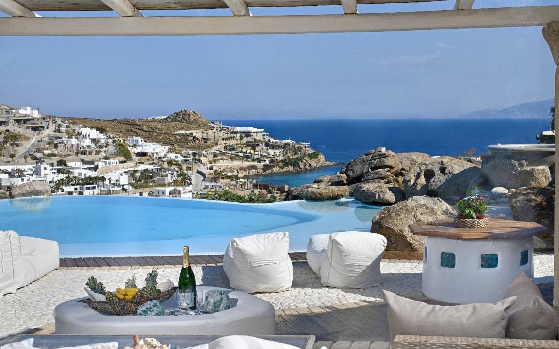 Platis Gialos House | 250 m² House ∙ 6 bedrooms ∙ 12 guests