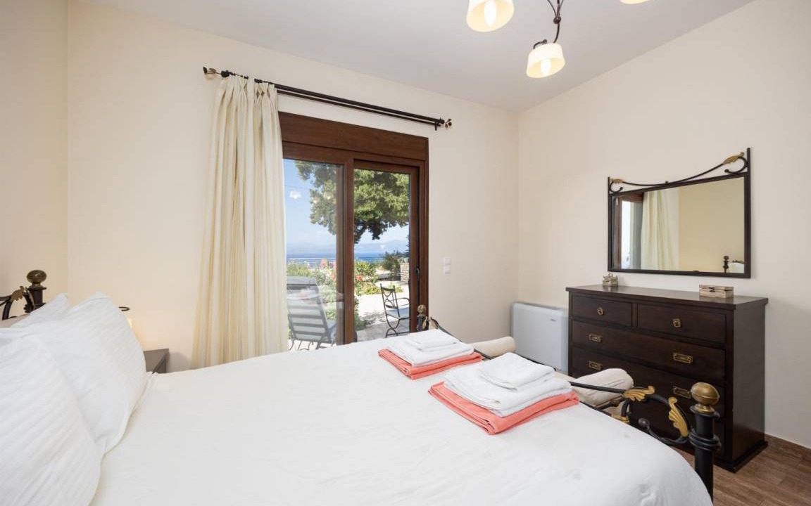 Lakka Villa | 265 m² Villa ∙ 5 bedrooms ∙ 10 guests