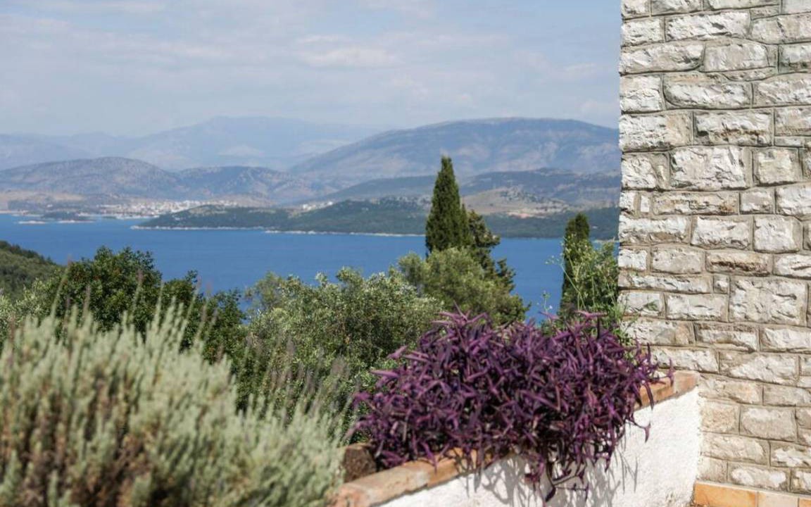 Petaleia House | 270 m² House ∙ 3 bedrooms ∙ 8 guests
