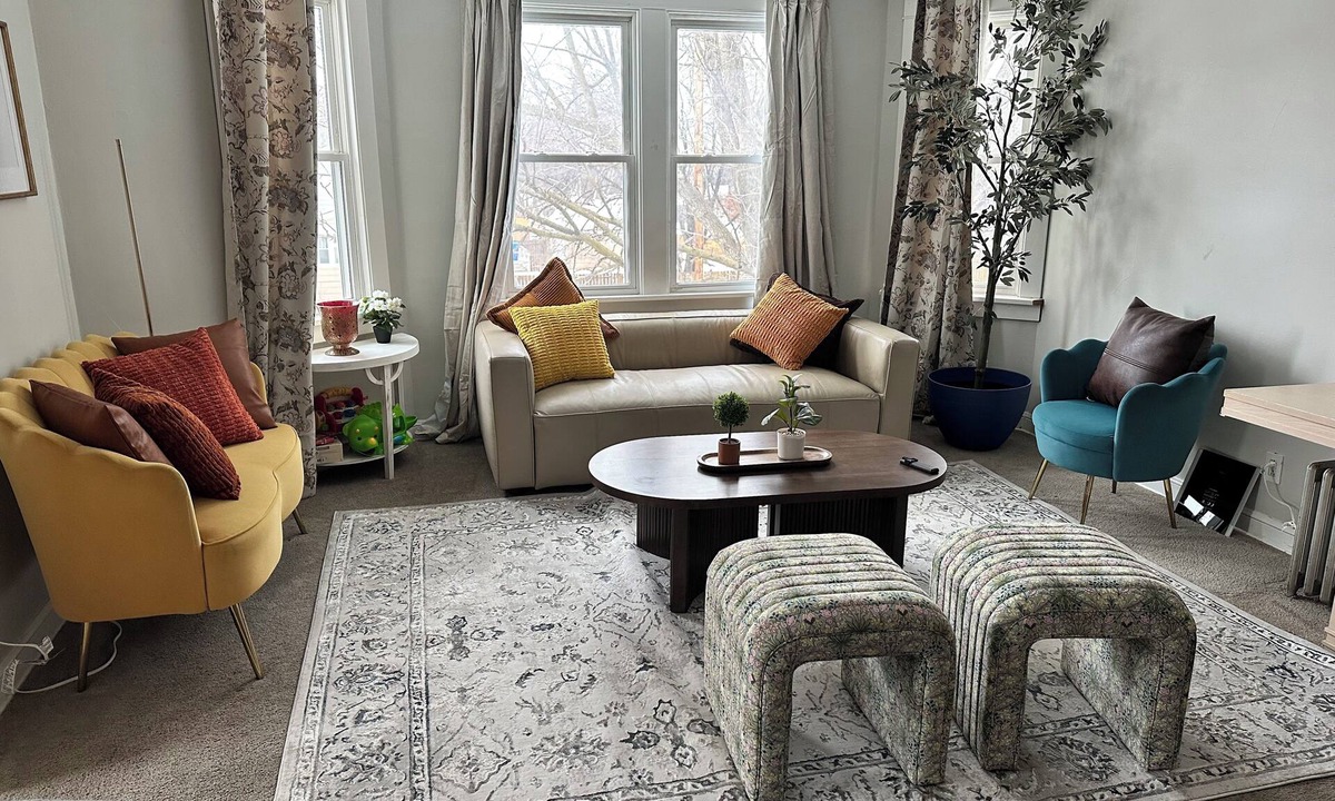 Northeast Minneapolis House | 3 bedrooms with parking near NE Arts District, 15min to NSC and US Bank Stadium