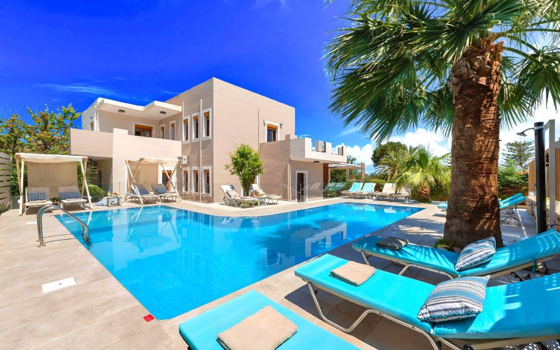 Kavros House | 300 m² House ∙ 11 bedrooms ∙ 30 guests