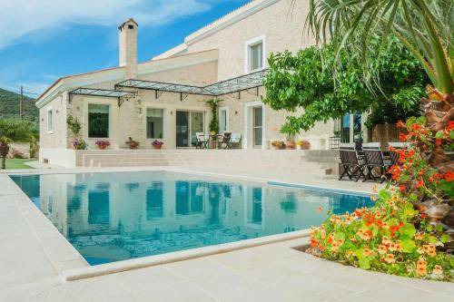 Agia Villa | 300 m² Villa ∙ 4 bedrooms ∙ 8 guests