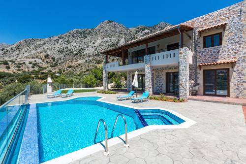 Asigonia Villa | 300 m² Villa ∙ 5 bedrooms ∙ 11 guests