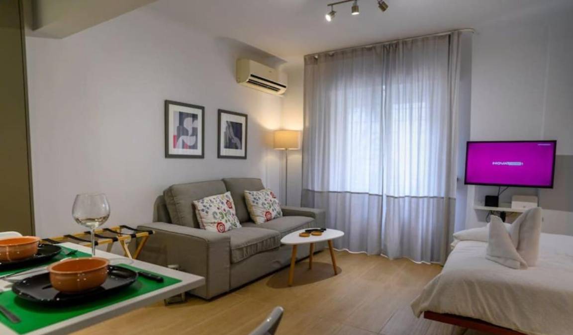 Plaka Apartment | 35 m² Apartment ∙ 2 guests