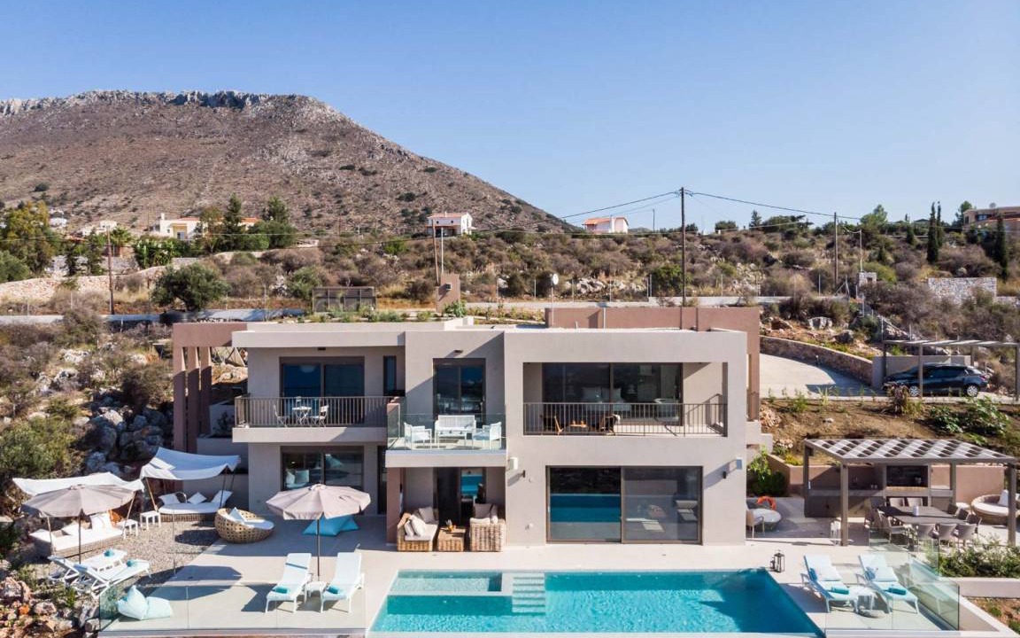Kokkinon Khorion Villa | 350 m² Villa ∙ 5 bedrooms ∙ 12 guests