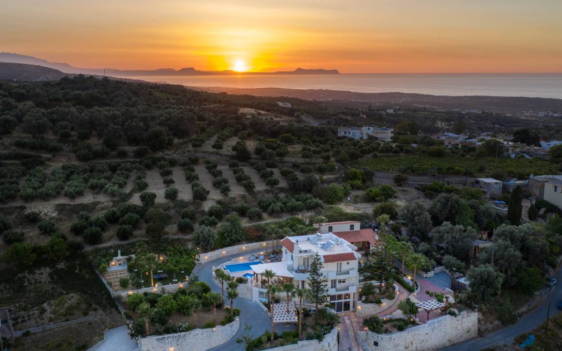 Kirianna Villa | 380 m² Villa ∙ 6 bedrooms ∙ 12 guests
