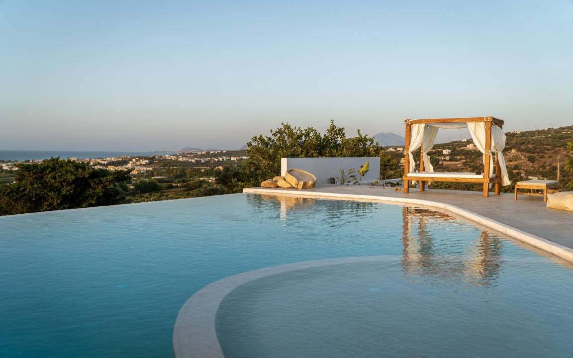 Xiro Chorio House | 400 m² House ∙ 8 bedrooms ∙ 18 guests