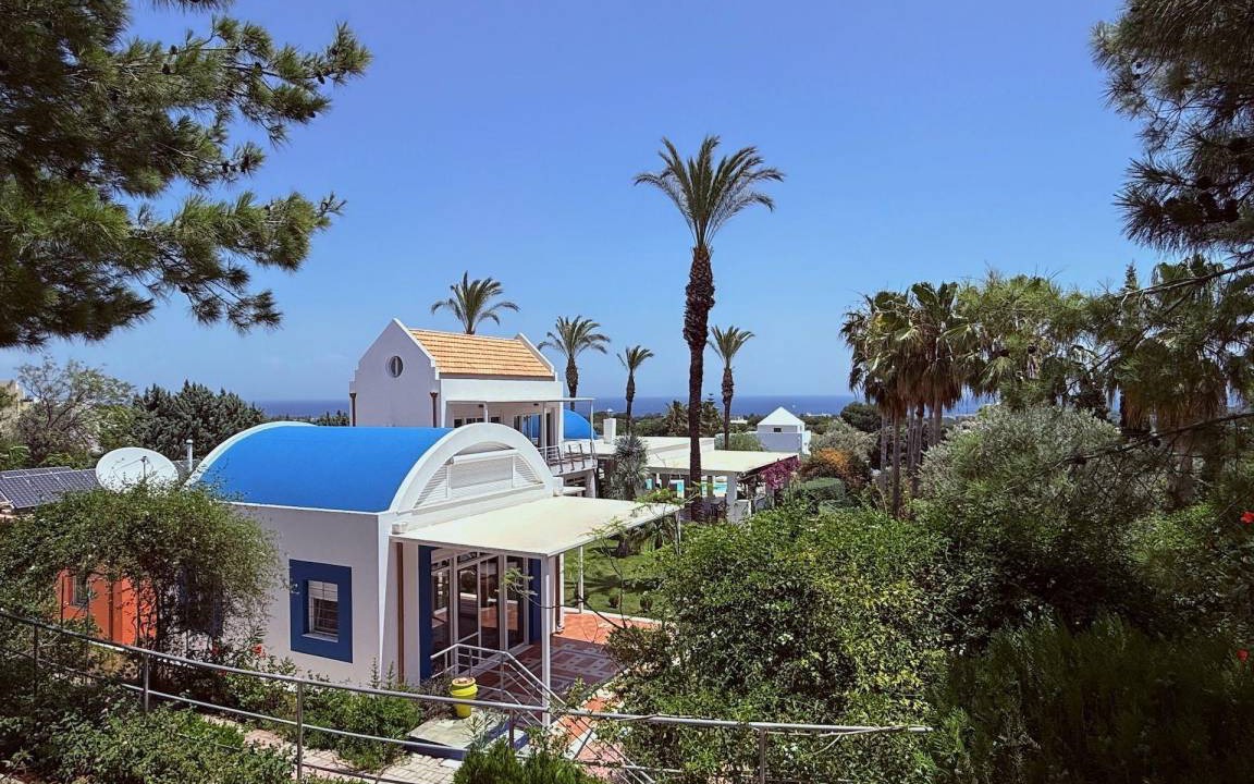 Asgourou House | 450 m² House ∙ 5 bedrooms ∙ 14 guests