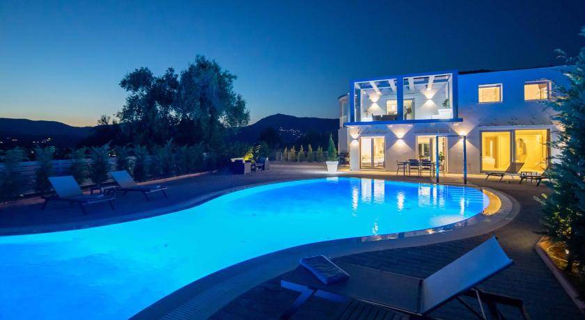 Limni Villa | 450 m² Villa ∙ 5 bedrooms ∙ 12 guests
