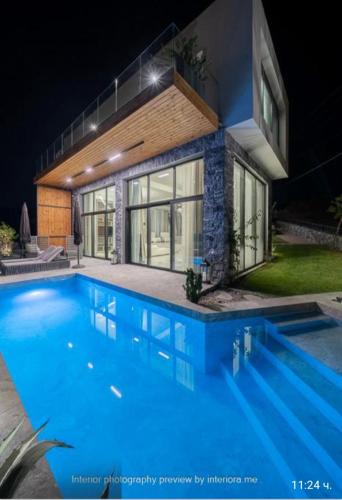 Polichrono Villa | 5 bedrooms 5 bathrooms LUXURY House with pool