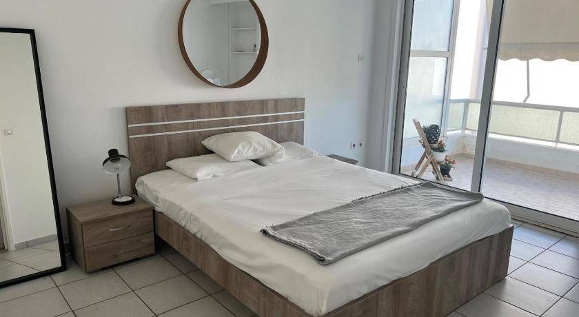 Vouliagmeni Apartment | 50 m² Apartment ∙ 1 bedroom ∙ 3 guests