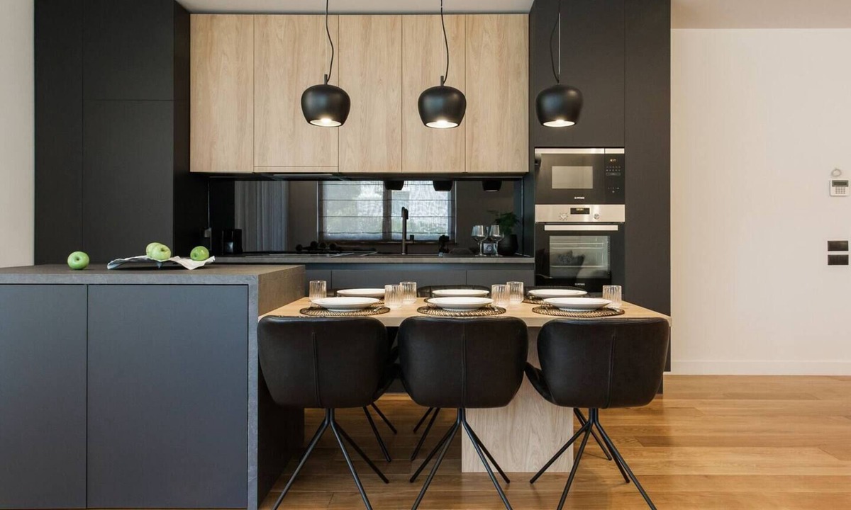 Glyfada Apartment | 5BD 2 Level Beachfront Luxury Apt by the Olon