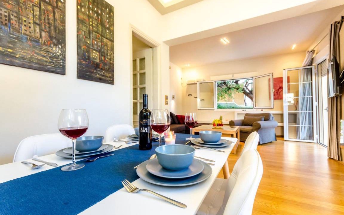 Glyfada House | 65 m² House ∙ 1 bedroom ∙ 4 guests