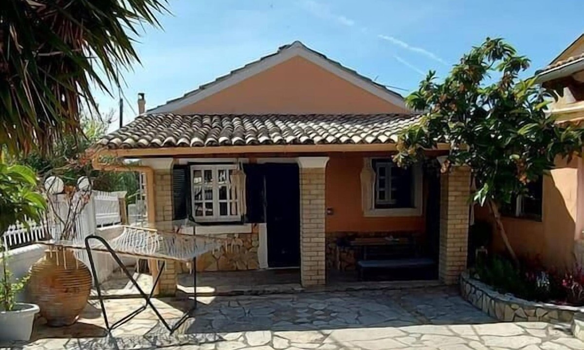 Corfu Town House | a flower house in Corfu close to beach and town