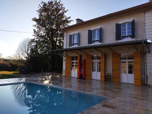 Saint-Nexans House | A la Gare