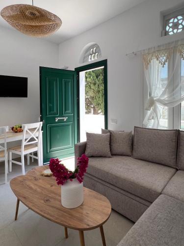 Panormos Apartment | Aeris Tinos Suites