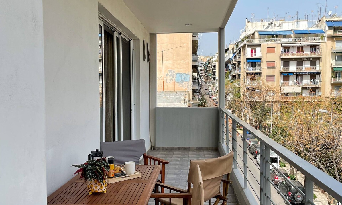 Ampelokipoi Apartment | Ageliki's Athens Centre 2BDRM & Parking