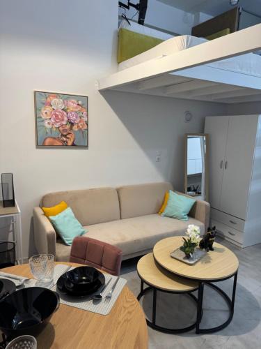 Agios Dimitrios Apartment | AIOLOS near metro Apartment in ALIMOS