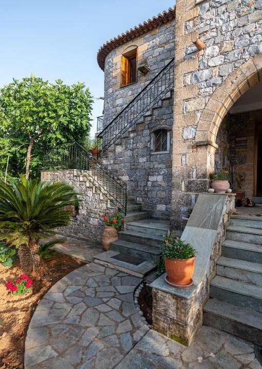 Kardamyli House | Alex Stone house
