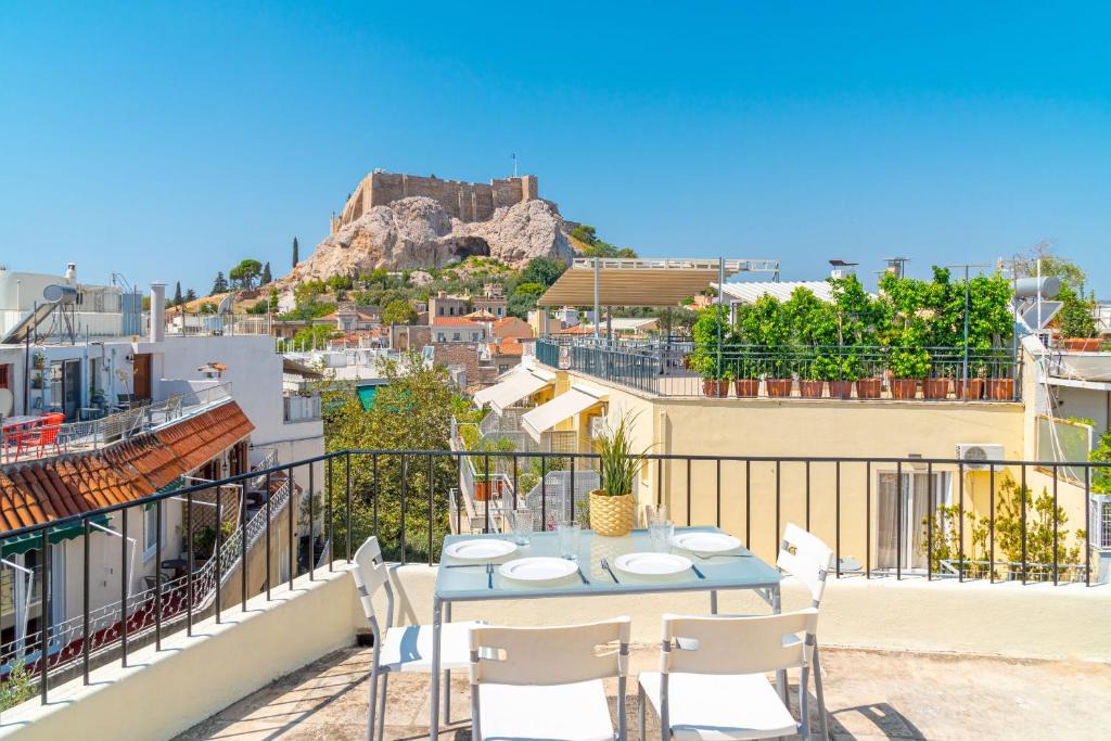 Plaka Apartment | Amazing Acropolis View Loft in Plaka