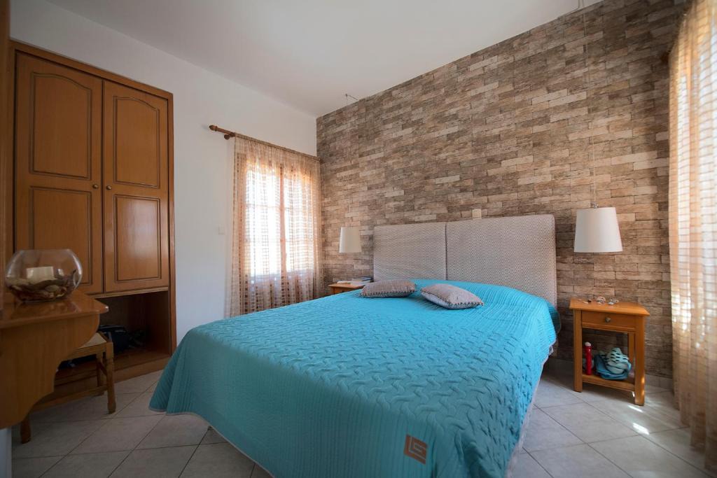Kamari Apartment | Amphitrite
