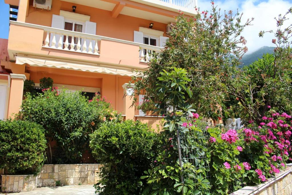 Paramonas Apartment | Apartment Eleni