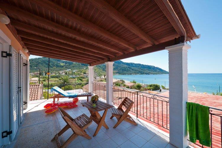 Agios Georgios Pagon Apartment | Arista Ferienwohnung 2 - mit Meerblick direkt am Strand von Agios Georgios Pagon