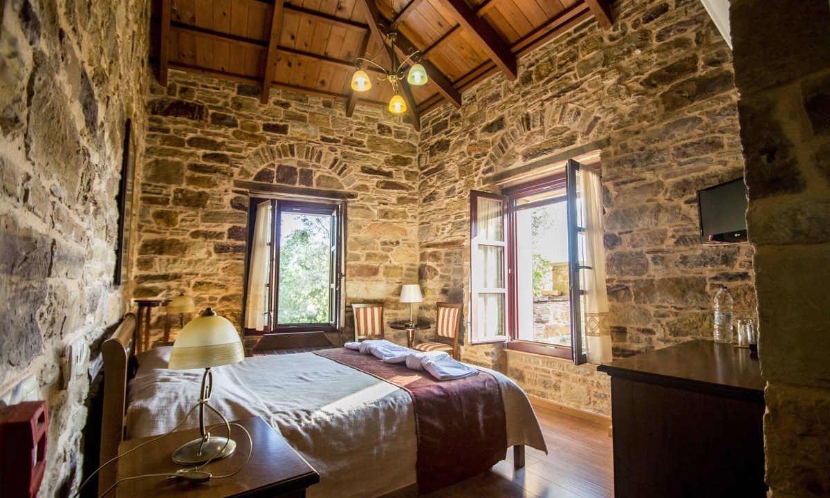 Kambos Hotel | Archontiko Riziko